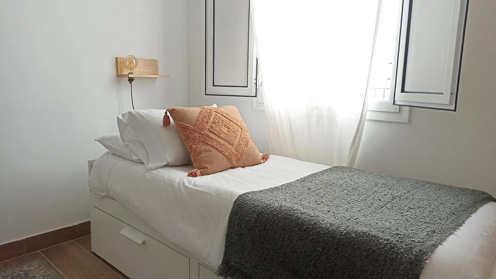 Boutike Apartments Sevilla 0*,  Spanien